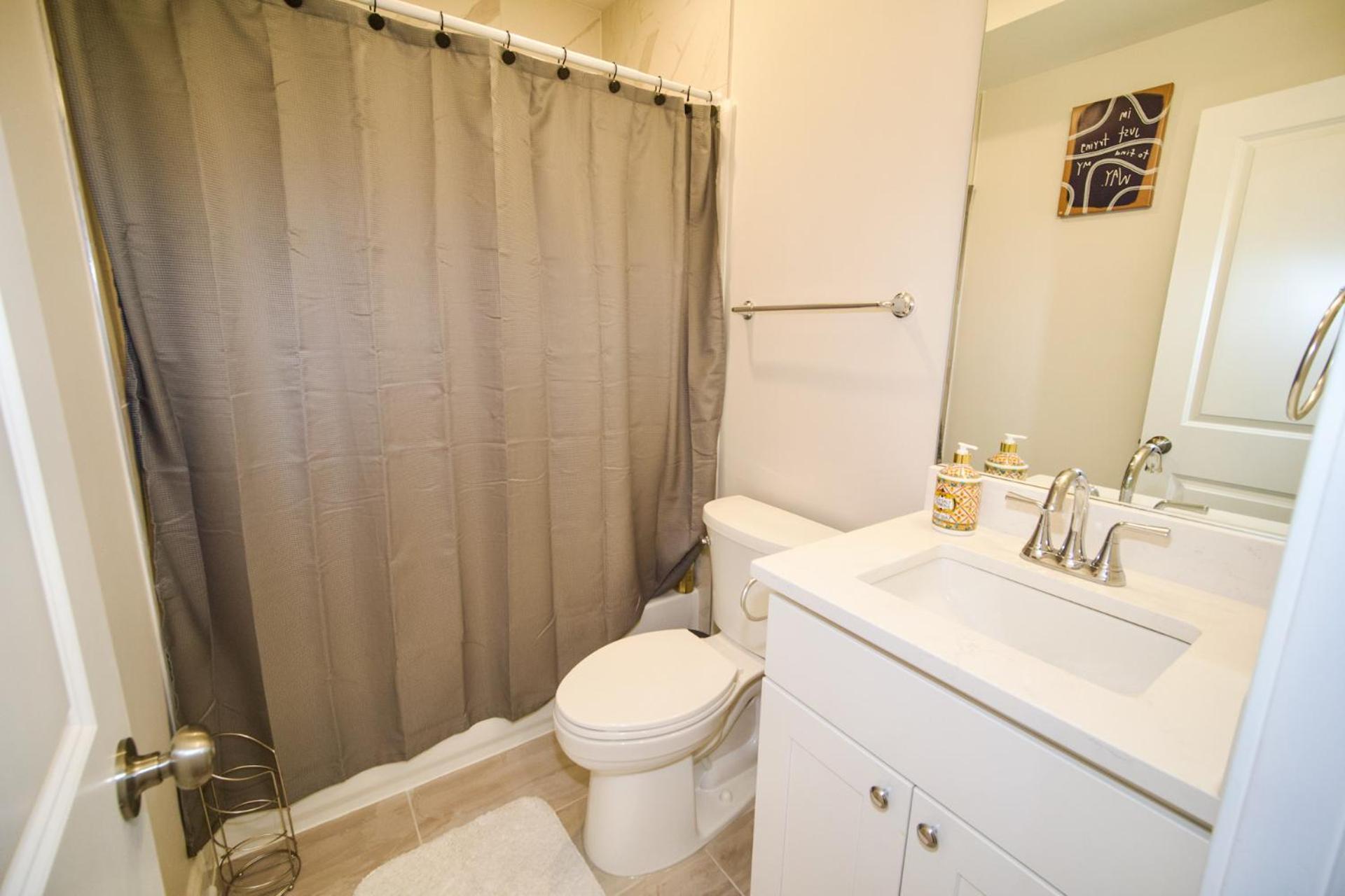 The Vianny:petite Modern * Washington